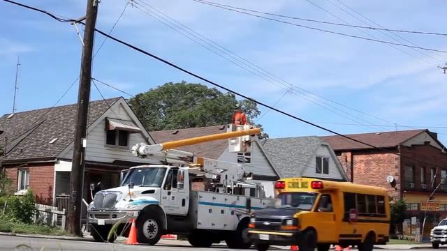 Horizon Utilities partnership with City of Hamilton – LED Street Lighting Retrofit смотреть онлайн