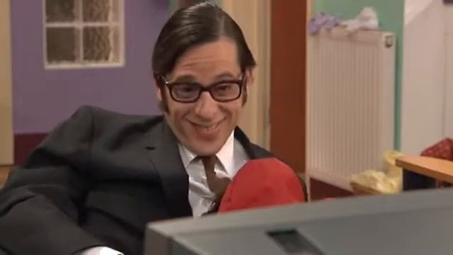 01 Extra English   Hectors Arrival 360p