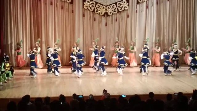 Народный ансамбль "ДИЛГИР" смотреть онлайн