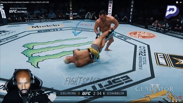 Деметриус Джонсон разбирает бой Оливейра - Чендлер / Могучий Мышонок смотрит бой | FightSpace MMA смотреть онлайн