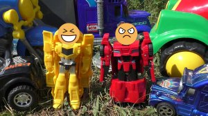 Трансформеры Сайдсвайп и Бамблби выясняют чья машинка круче. Мультики с игрушками для детей.