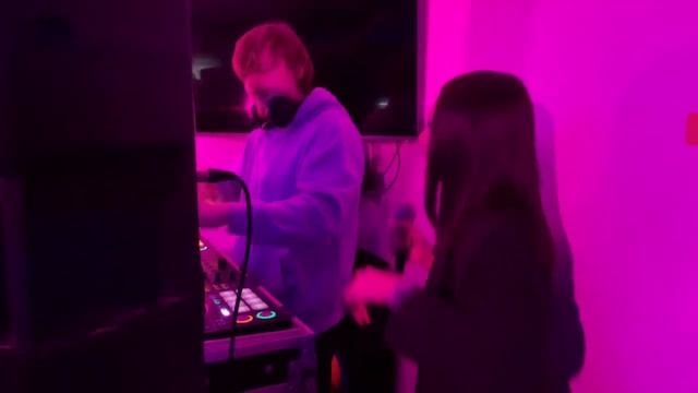 Virus19xx feat. Madina - Карывать моя смотреть онлайн