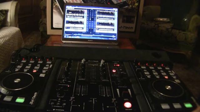 Hybrid 303 Play pause jog demo смотреть онлайн