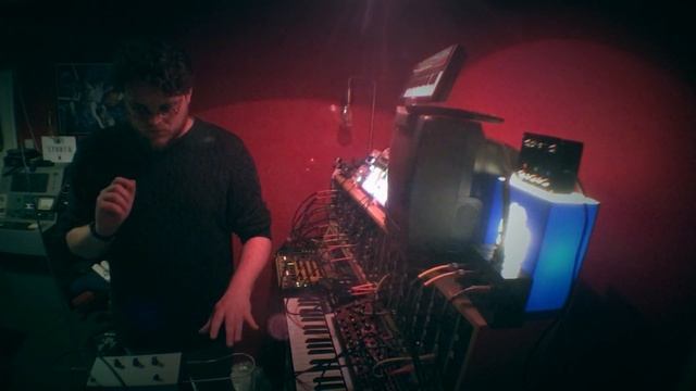 HERODYNE - Behringer Neutron / Dotcom Modular / Akai Tom Cat / Theremin / Arturia Beatstep Pro смотреть онлайн