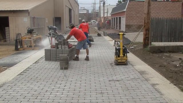 "Green Alley" Construction in Dubuque's Bee Branch Watershed Project смотреть онлайн