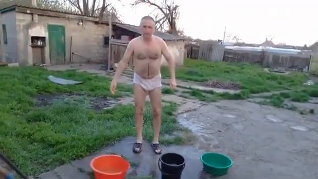 обливание холодной водой - прекрасное средство оздоровления и от головных болей тоже. videoplayback смотреть онлайн