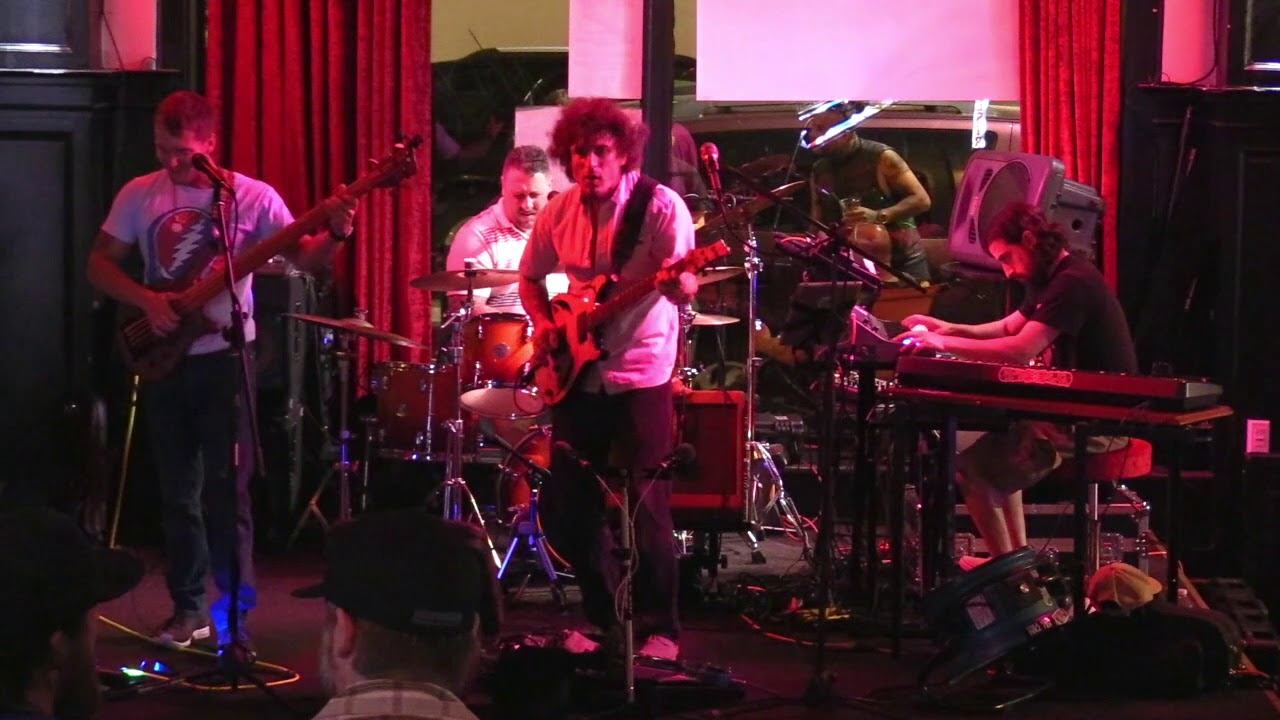 The New Motif ~ Manifest ~ Penuches Music Hall 2018~06~02 смотреть онлайн