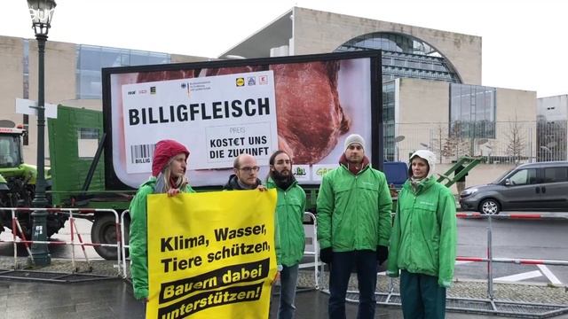 Cibo troppo scontato in Germania: interviene la Merkel смотреть онлайн