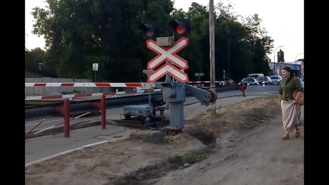 Ж/д переезд у ж/д вокзала🏢 Пассажирский поезд 🚆ЭП1М (Нальчик-Минеральные воды) Выпуск0️⃣3️⃣ смотреть онлайн