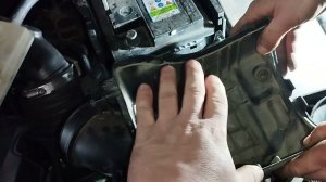 как снять аккумулятор на форд куга