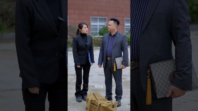清洁工被羞辱，小伙挺身而出，没想到对方竟然是总裁！【建哥哥导演】 смотреть онлайн