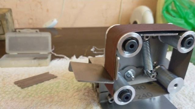 Мини гриндер для заточки ножей оверлока. смотреть онлайн
