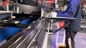 Как работает листогибочный станок