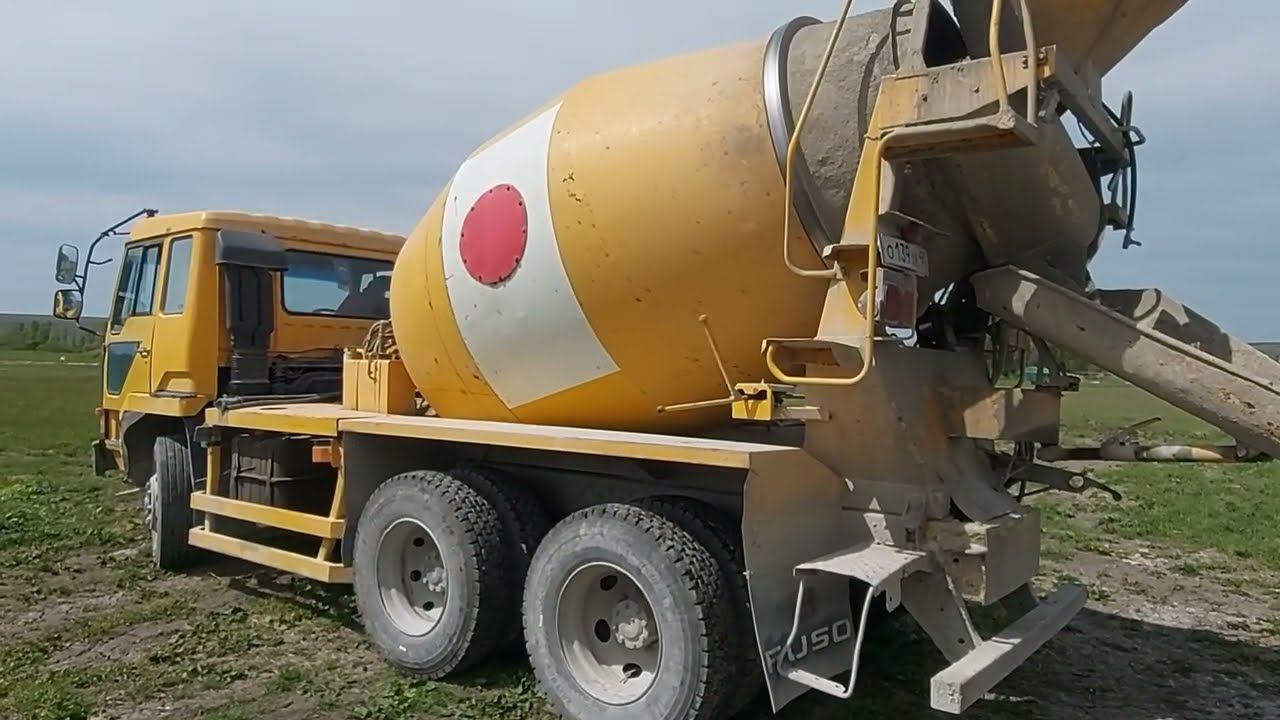 Строим дом в Семигорье. Заливаем армопояс и отмостку. смотреть онлайн