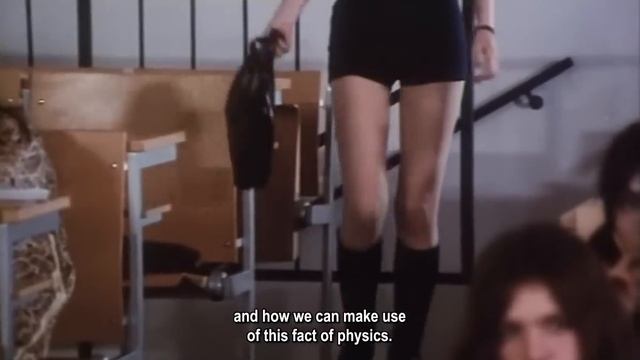'Der neue Schulmädchenreport 2. Teil - Was Eltern den Schlaf raubt' (1971) - short clip смотреть онлайн