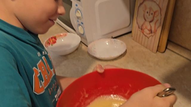 Простой, но очень ВКУСНЫЙ ДОМАШНИЙ ПИРОГ, с которым справился даже ребёнок! смотреть онлайн