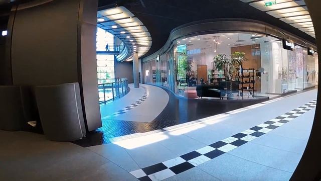 One Of The World's Most Beautiful Malls Is In Poland (Walking Tour) смотреть онлайн