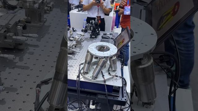 Моторизированный гексапод от компании EV смотреть онлайн