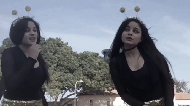 Everybody talks [MUSIC VIDEO] смотреть онлайн