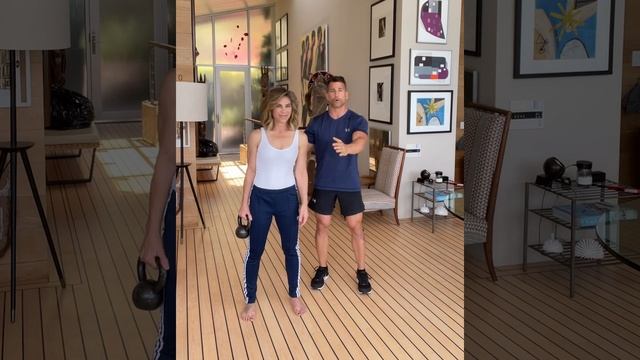 Fix imbalanced hips / shifted pelvis / QL dysfunction Jillian Michaels & Brandon Volz смотреть онлайн