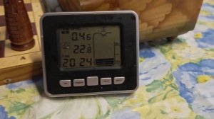 Датчик уровня жидкости ультразвуковой с сигнализацией, будильником и индикатором температуры.