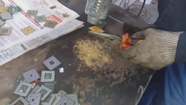 Отделение контактов с процессоров за 15 сек....mp4 смотреть онлайн