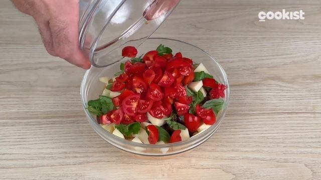PASTA FREDDA SFIZIOSA con pomodorini e ricotta 😍 смотреть онлайн