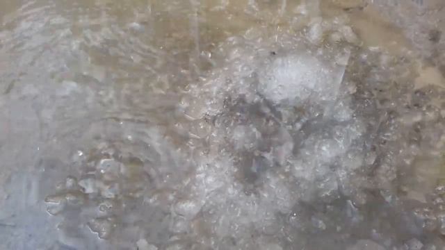 ICE WATER... ЛЕДЯНАЯ ВОДА... الماء المثلج ...DIE YS WATER...冰水 смотреть онлайн