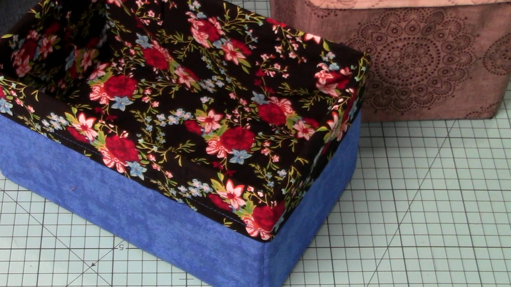 Коробки всем на зависть смотреть онлайн