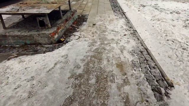 ВОТ ТАК У НАС ЧИСТЯТ ТРОТУАРЫ ОТ ЛЬДА.. смотреть онлайн