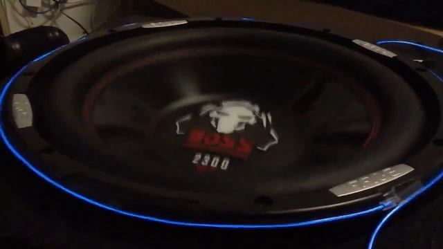 Неоновые кольца вокруг сабвуфера смотреть онлайн