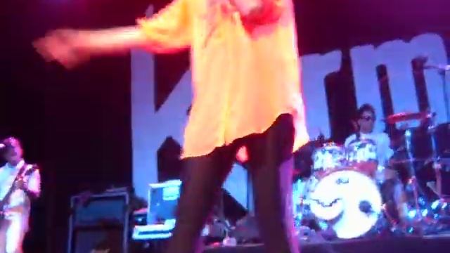 Karmin performing Brokenhearted- Pulses Tour- Atlanta, GA смотреть онлайн