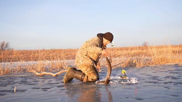 Рыбалка под лед смотреть онлайн