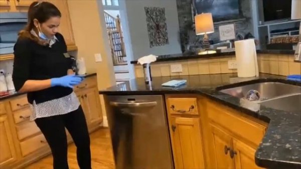 TIPS TO CLEAN STAINLESS STEEL APPLIANCES 🧼🧽🧼 How to clean stainless steel appliances in seconds!