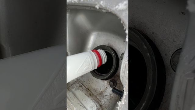 Как и чем удалить лишнюю воду из бака смотреть онлайн