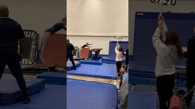 Vault 1 Jan 14, 2020 Mia Senior year Jags vs Break смотреть онлайн