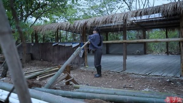 拿柴房造了一个森林衣帽间~I turned the Woodshed into a Forest-Themed Closet.丨Liziqi Channel