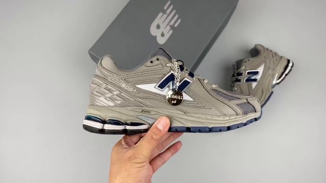 New Balance M1906繫列復古單品寶藏老爹鞋款 純原版本👏 смотреть онлайн