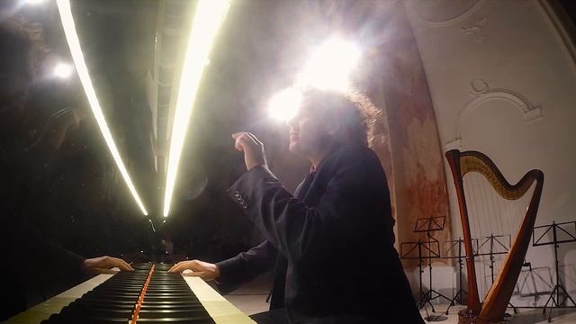 György Ligeti: Musica Ricercata (No. IV - Tempo di valse) смотреть онлайн