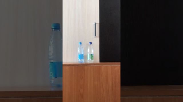 поставил бутылку на крышку смотреть онлайн