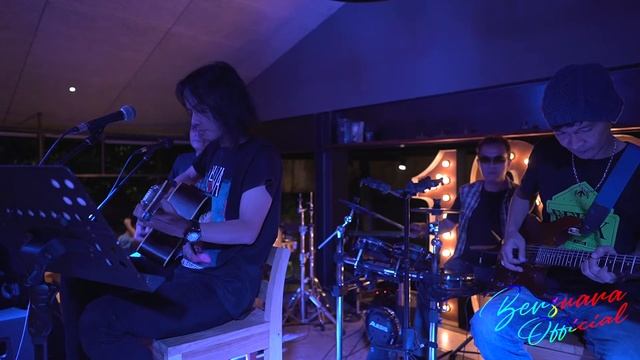 Nayl Author Live At 180 Coffee Stairaway To Heaven - Led Zeppelin (Cover) смотреть онлайн