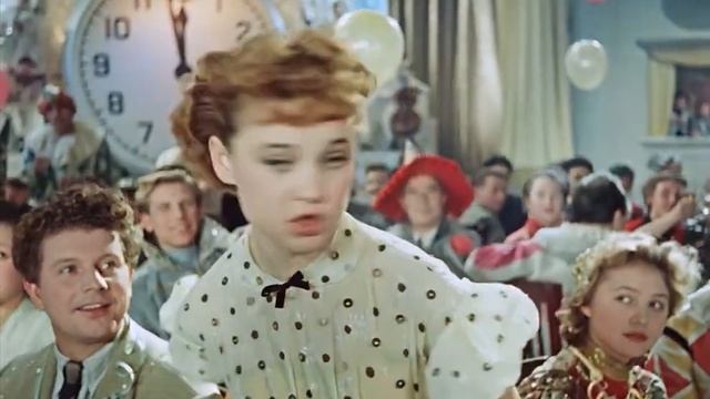 Людмила Гурченко.Песня из к/ф Карнавальная ночь " Пять минут". смотреть онлайн