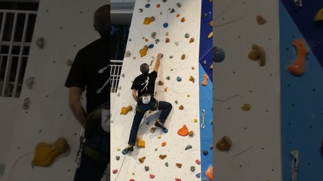 Arrampicare a GIMI Sport Club смотреть онлайн