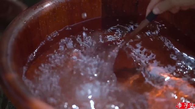 Making A Dress With Grape Skins | 用葡萄皮给自己做件衣服，是一种怎样的体验？丨Liziqi Channel