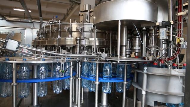 Видеосъемка технологической линии по розливу воды смотреть онлайн