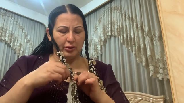 Anca vă arată cum era tradiția cu codițe ! смотреть онлайн