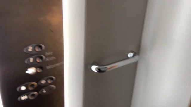 CHRISTMAS ADVENT COUNTDOWN DAY 24 | Otis GeN2 Lift @ FatFace, Exeter смотреть онлайн