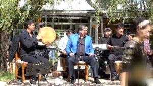 Ahror Usmonov - Yolg'on yashamoqni bas qiling do'stlar (to'yda jonli ijro)