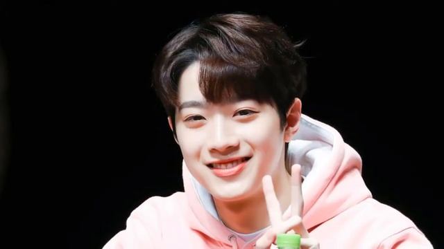 Wanna One’s Lai Kuan Lin Lost Weight And Turned His Image Around Completely смотреть онлайн