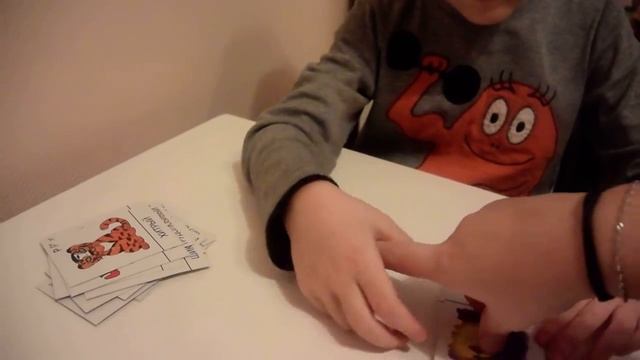 С ДЕФЕКТОЛОГОМ, УЧАТ ПРИЛАГАТЕЛЬНЫЕ, РАЗВИТИЕ РЕЧИ смотреть онлайн